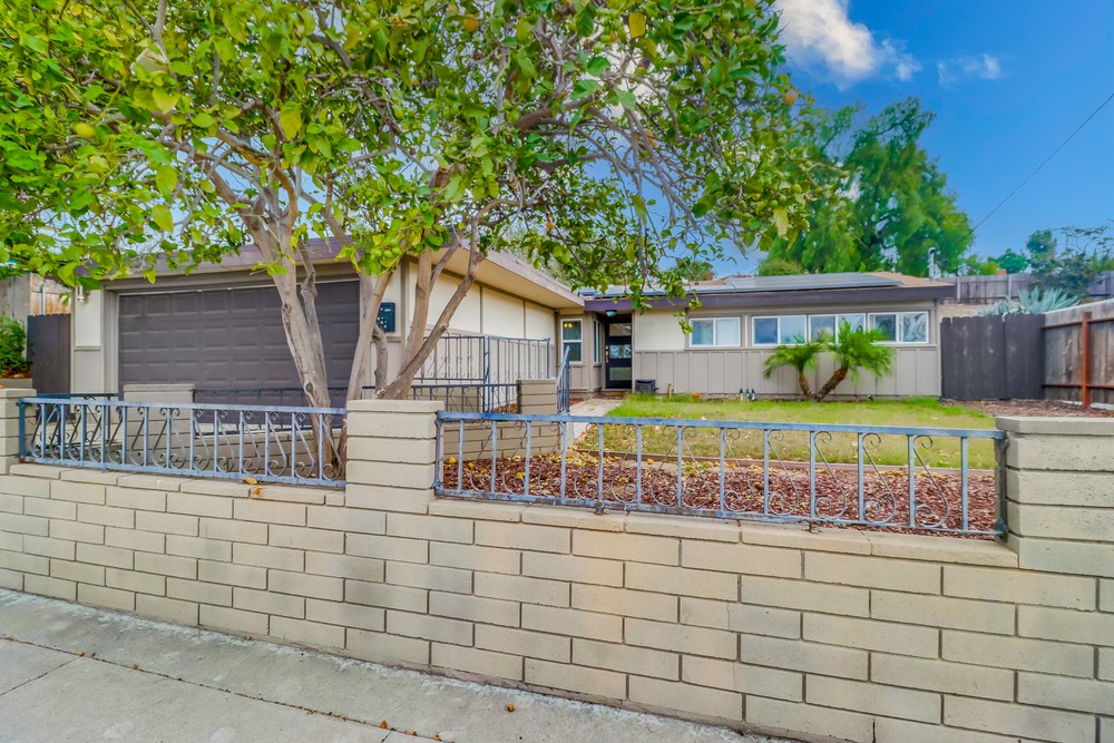 Virtual tour photo 1 of 42 for 2755 Amulet St