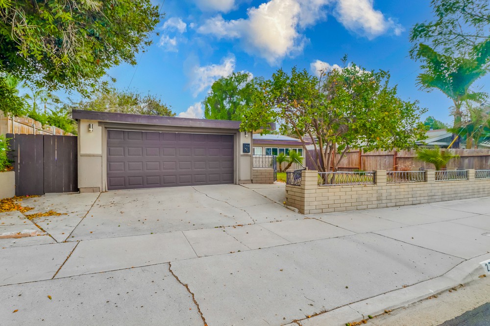 Virtual tour photo 4 of 42 for 2755 Amulet St