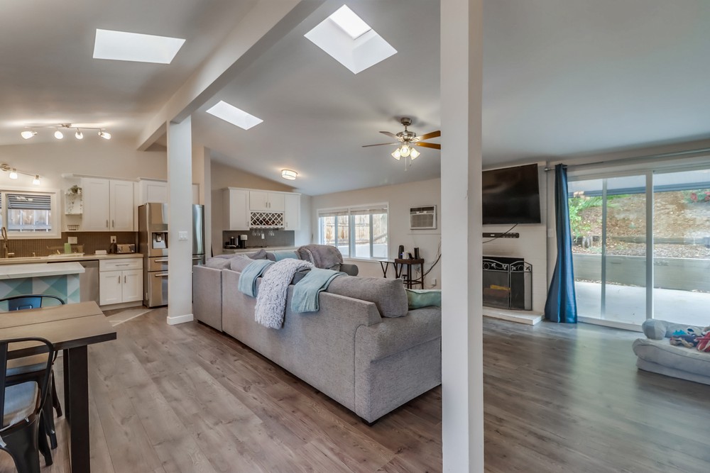 Virtual tour photo 8 of 42 for 2755 Amulet St