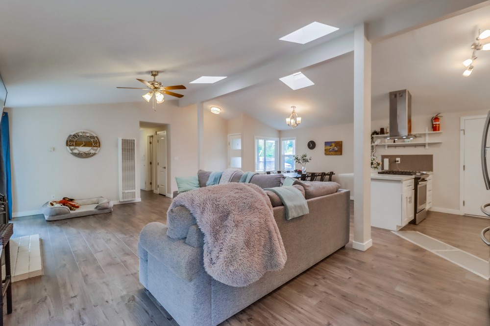 Virtual tour photo 12 of 42 for 2755 Amulet St