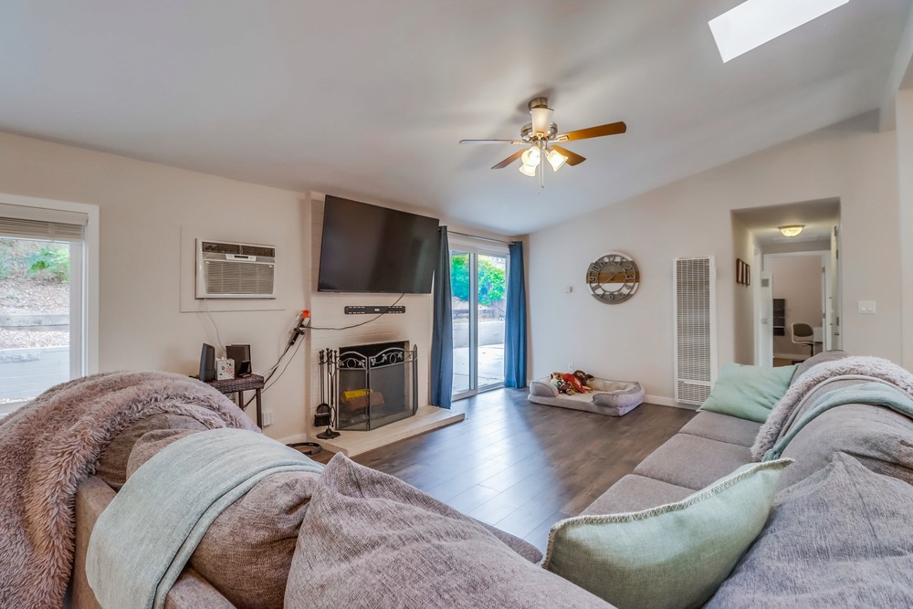 Virtual tour photo 13 of 42 for 2755 Amulet St