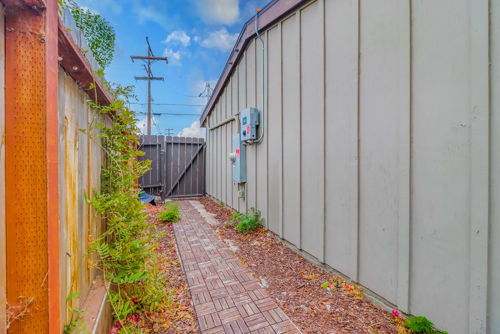 Virtual tour photo 40 of 42 for 2755 Amulet St