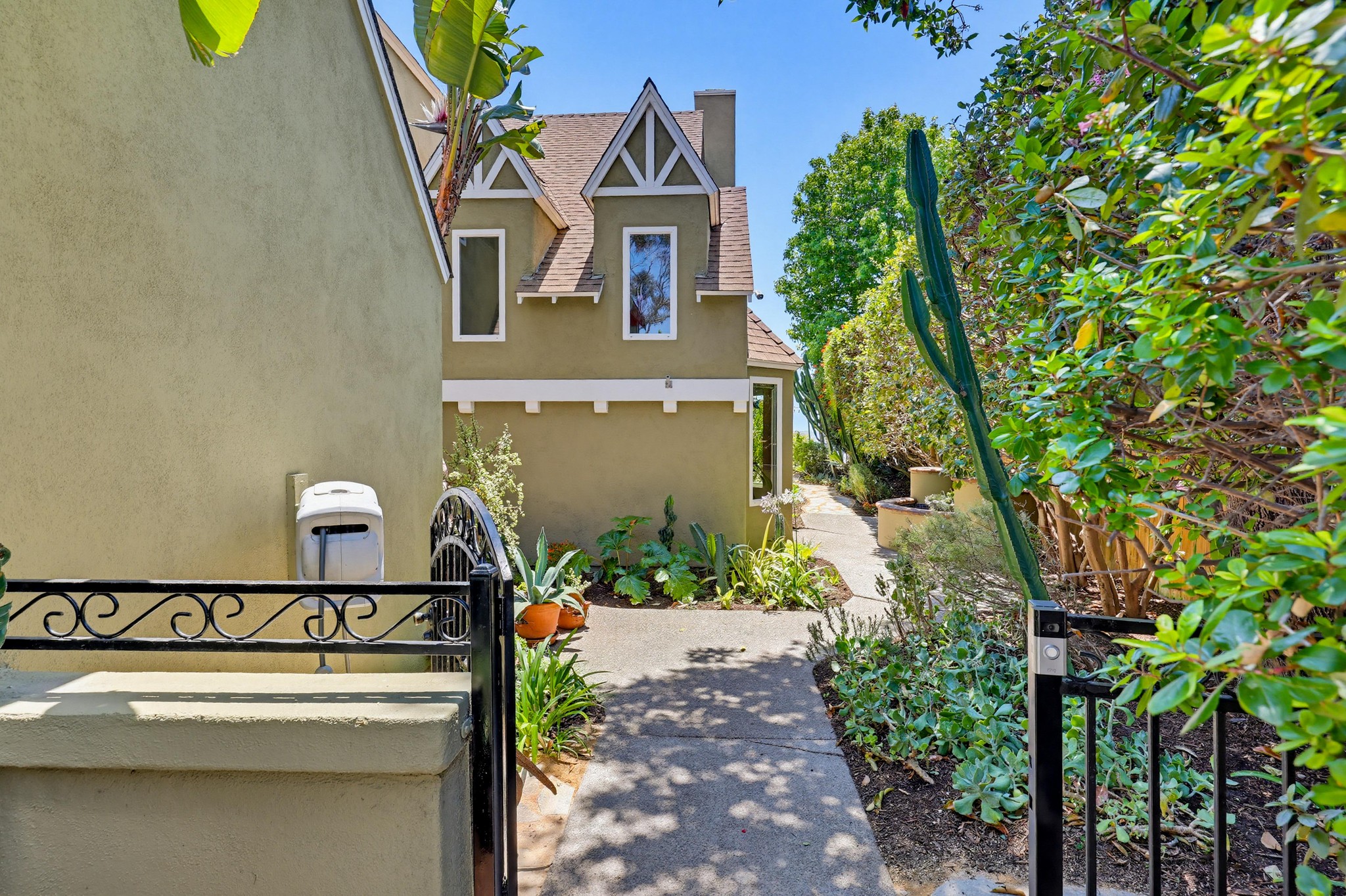 Virtual tour photo 8 of 91 for 2756 Southampton Rd