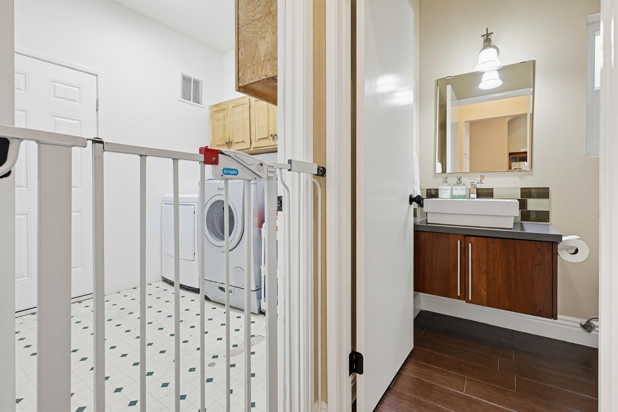 Virtual tour photo 23 of 91 for 2756 Southampton Rd