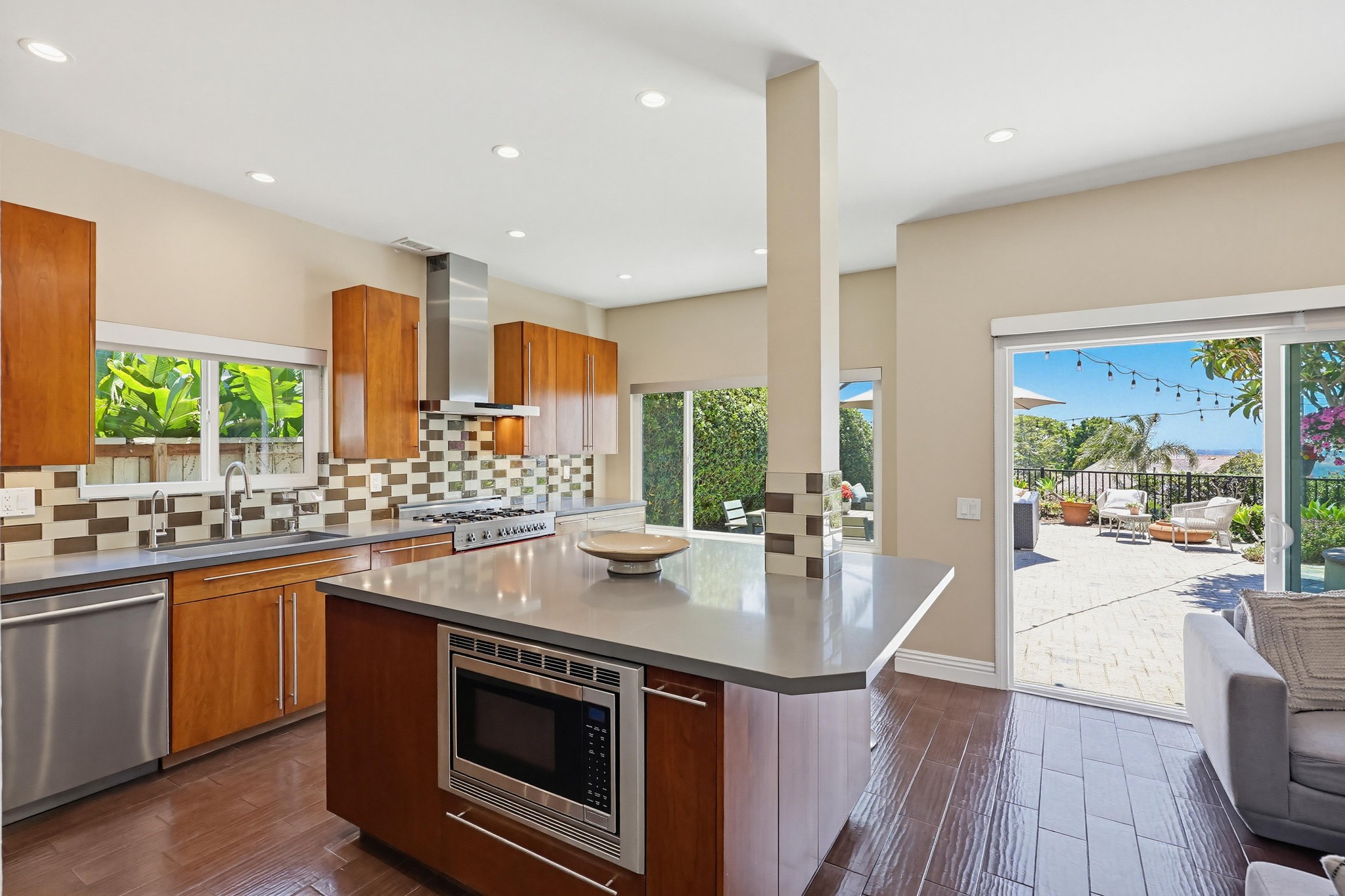 Virtual tour photo 25 of 91 for 2756 Southampton Rd