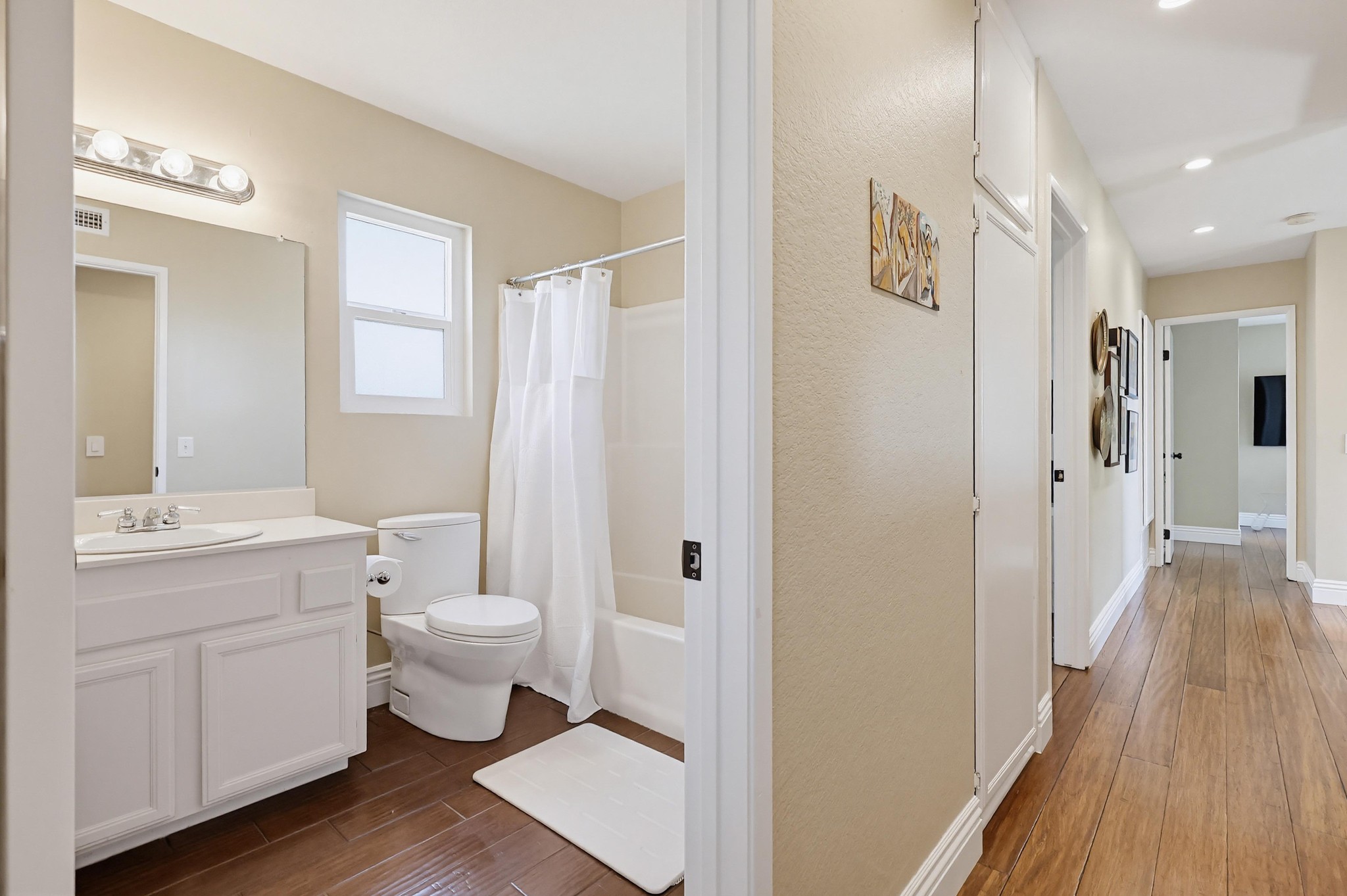 Virtual tour photo 53 of 91 for 2756 Southampton Rd