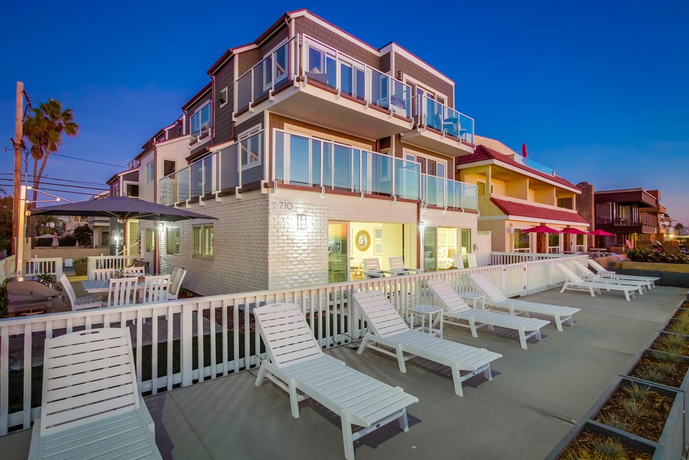 Virtual tour photo 3 of 57 for 2759 Ocean Front Walk