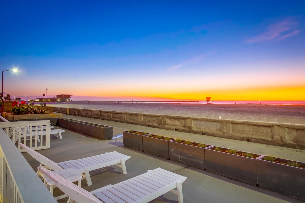 Virtual tour photo 7 of 57 for 2759 Ocean Front Walk