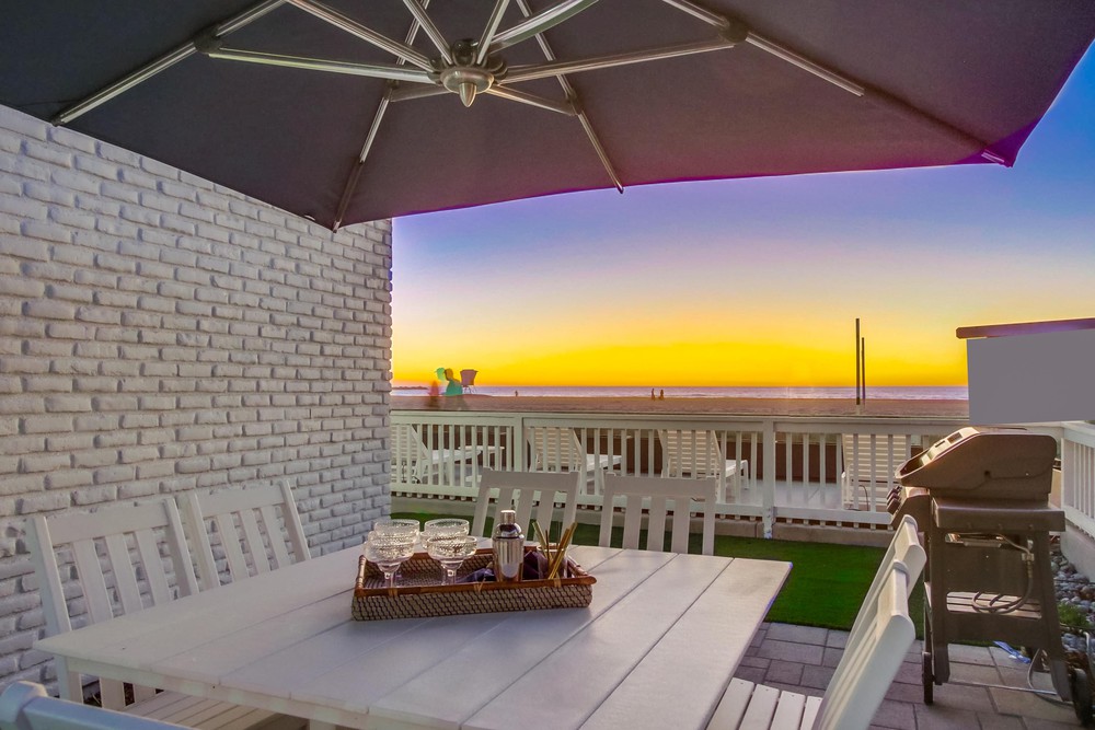 Virtual tour photo 11 of 57 for 2759 Ocean Front Walk