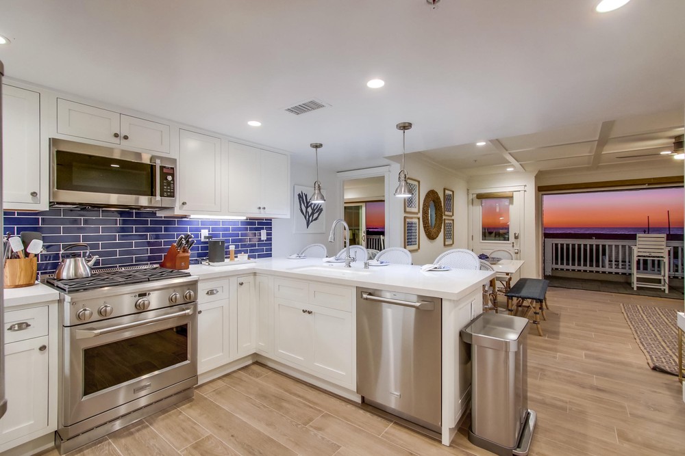 Virtual tour photo 22 of 57 for 2759 Ocean Front Walk