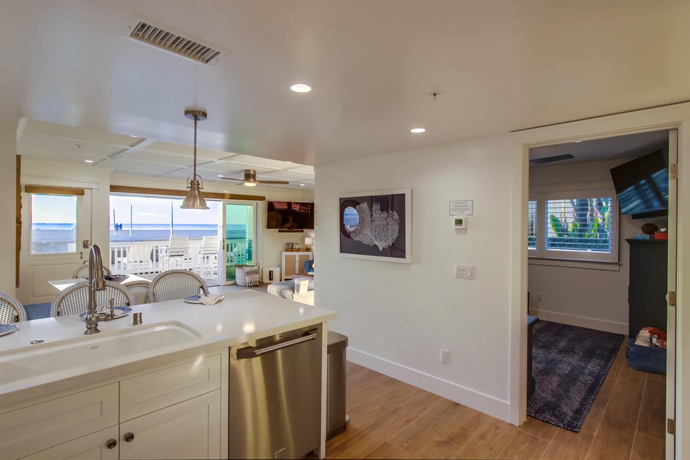 Virtual tour photo 23 of 57 for 2759 Ocean Front Walk