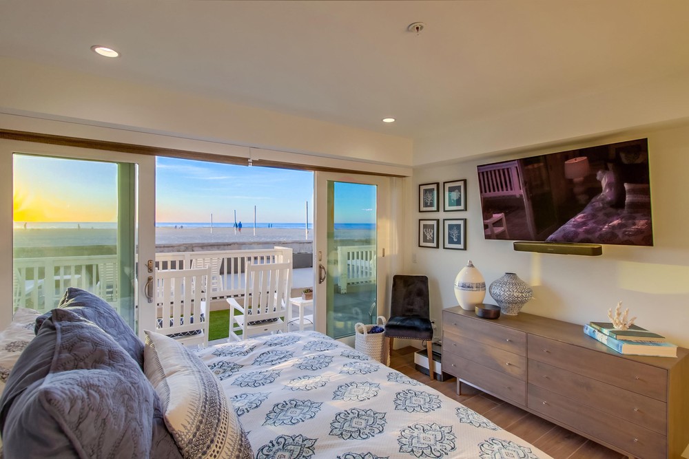 Virtual tour photo 28 of 57 for 2759 Ocean Front Walk