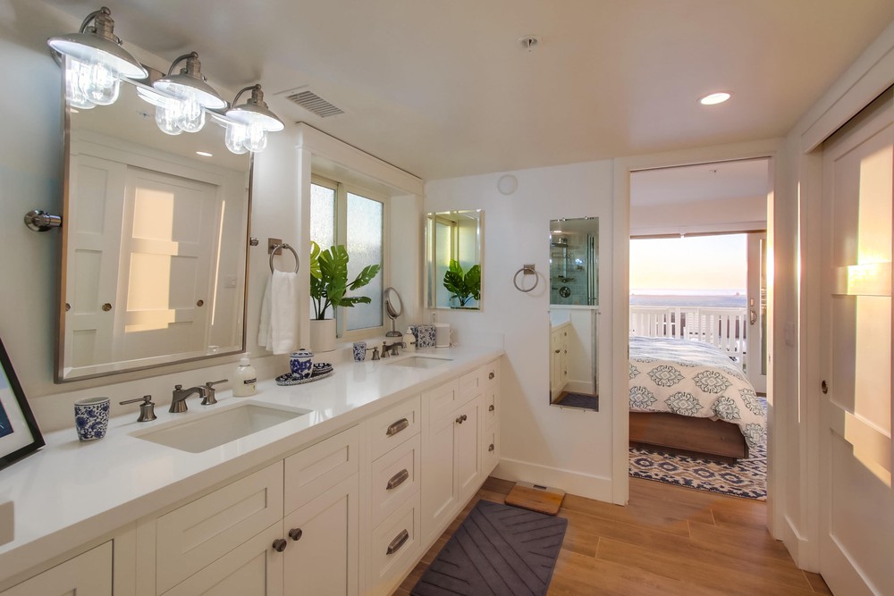Virtual tour photo 33 of 57 for 2759 Ocean Front Walk