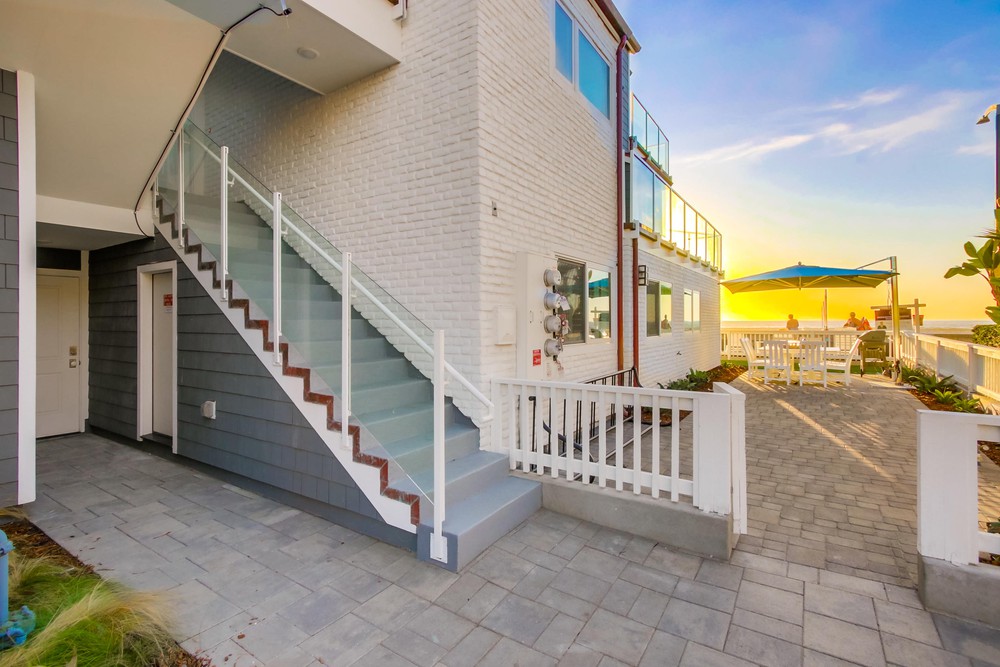 Virtual tour photo 56 of 57 for 2759 Ocean Front Walk