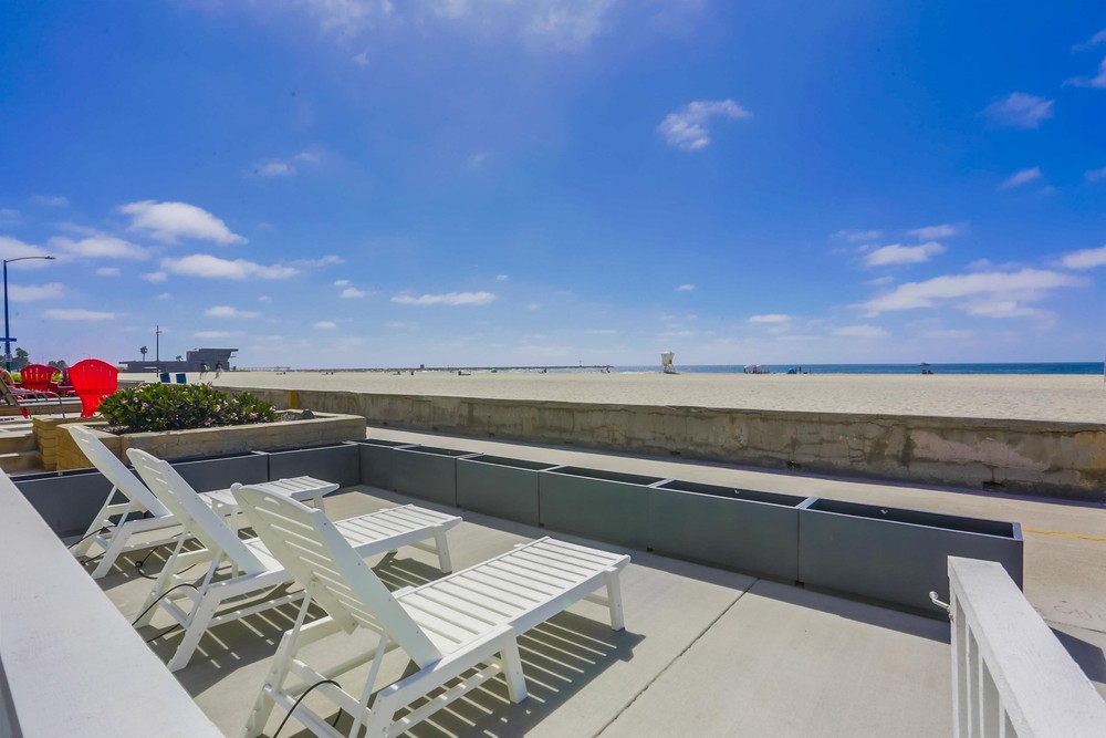 Virtual tour photo 3 of 47 for 2759 Ocean Front Walk