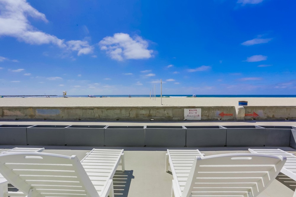 Virtual tour photo 5 of 47 for 2759 Ocean Front Walk