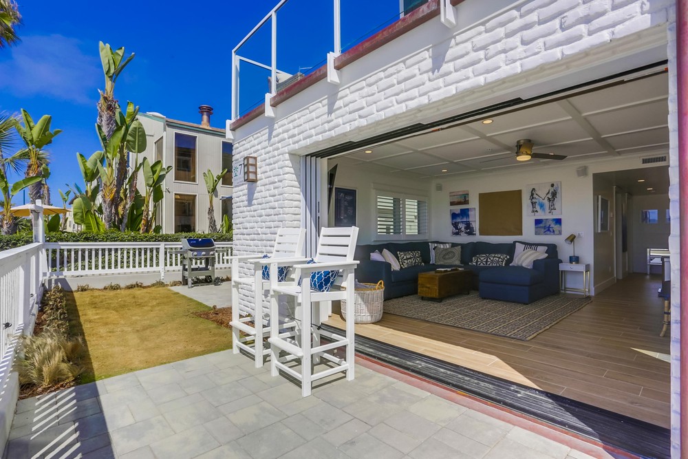 Virtual tour photo 10 of 47 for 2759 Ocean Front Walk