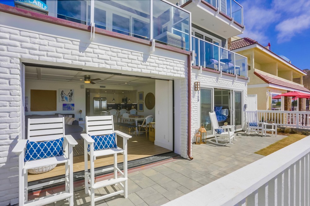 Virtual tour photo 12 of 47 for 2759 Ocean Front Walk