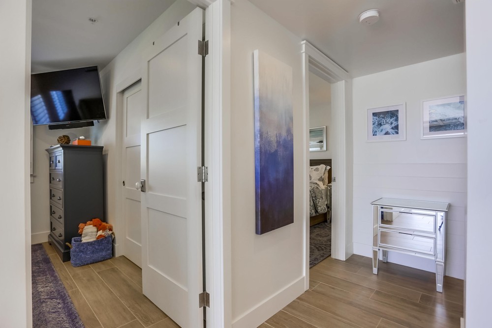 Virtual tour photo 27 of 47 for 2759 Ocean Front Walk