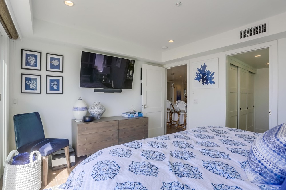 Virtual tour photo 30 of 47 for 2759 Ocean Front Walk
