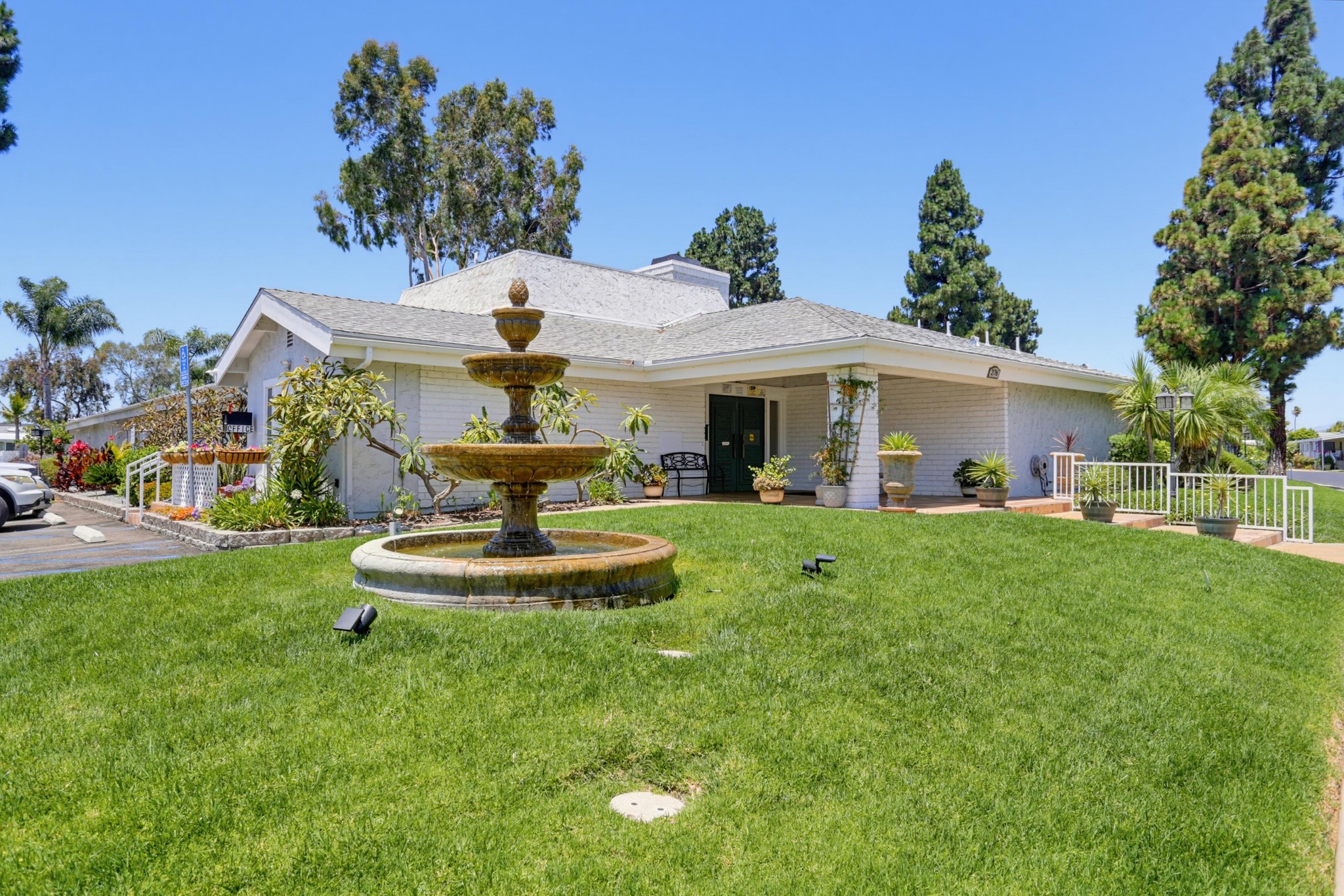 Virtual tour photo 39 of 41 for 276 N El Camino Real Spc 175