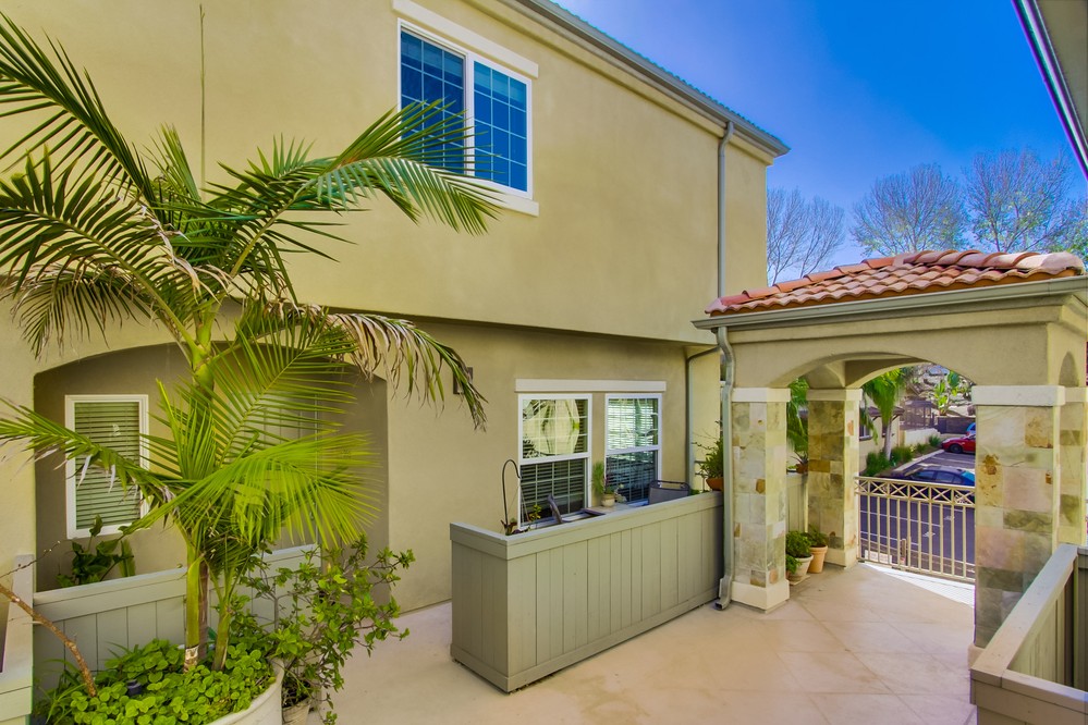 Virtual tour photo 4 of 32 for 2761 A Street #303