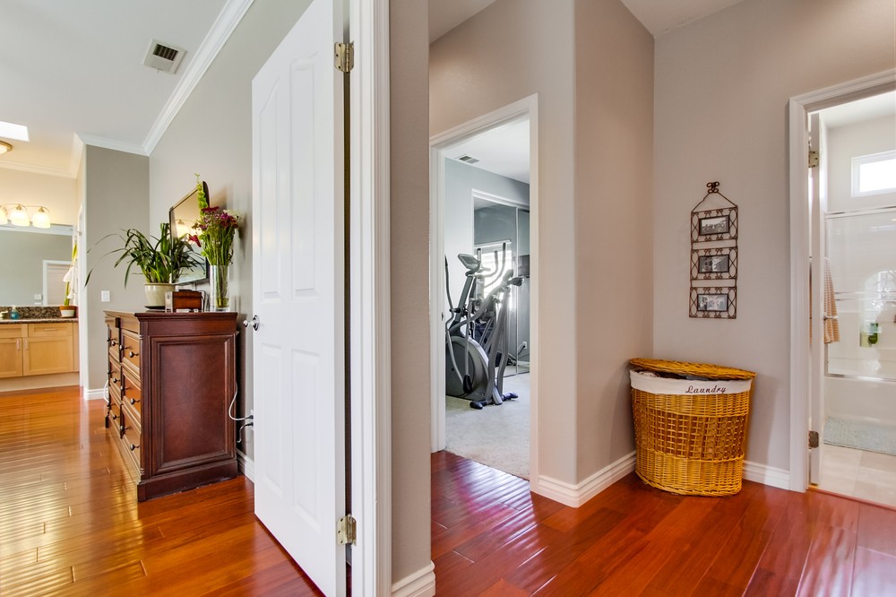 Virtual tour photo 28 of 32 for 2761 A Street #303