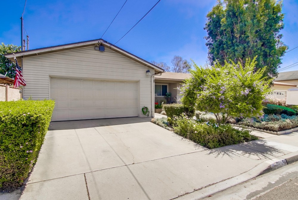 Virtual tour photo 5 of 42 for 2765 51st St