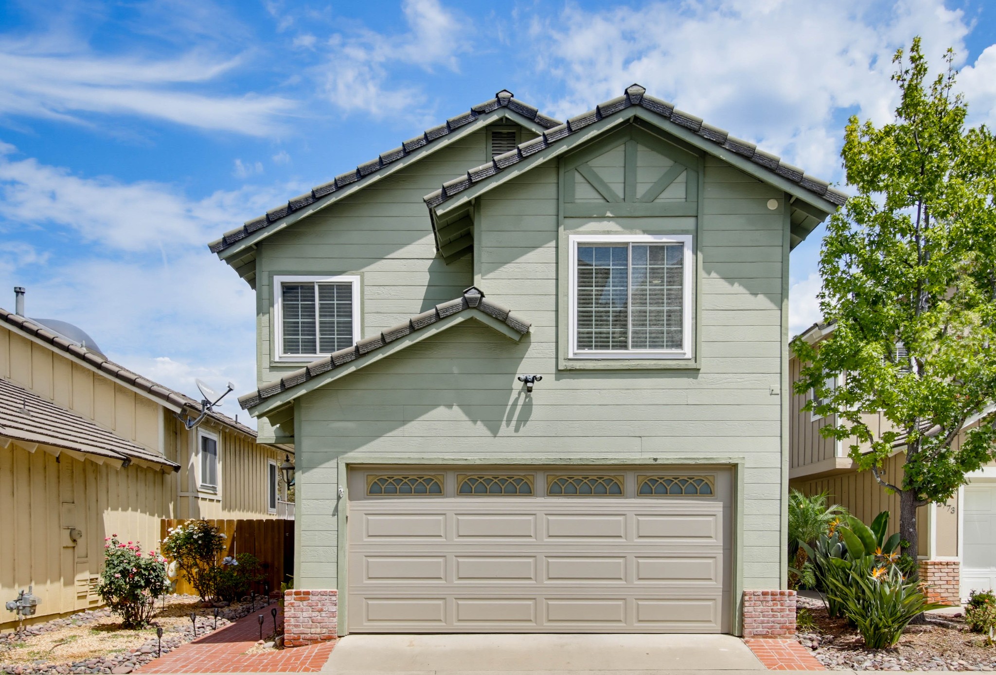Virtual tour photo 3 of 112 for 2767 Blackbush Ln