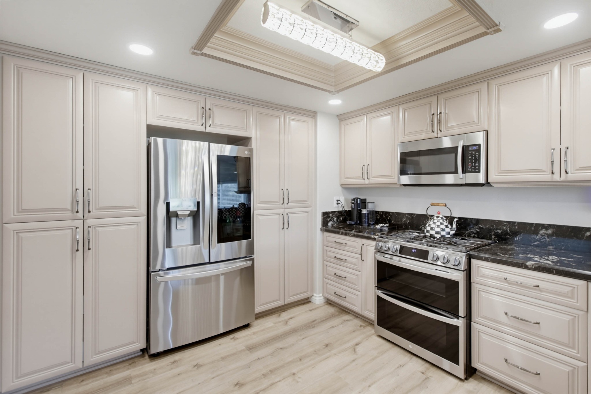 Virtual tour photo 16 of 112 for 2767 Blackbush Ln