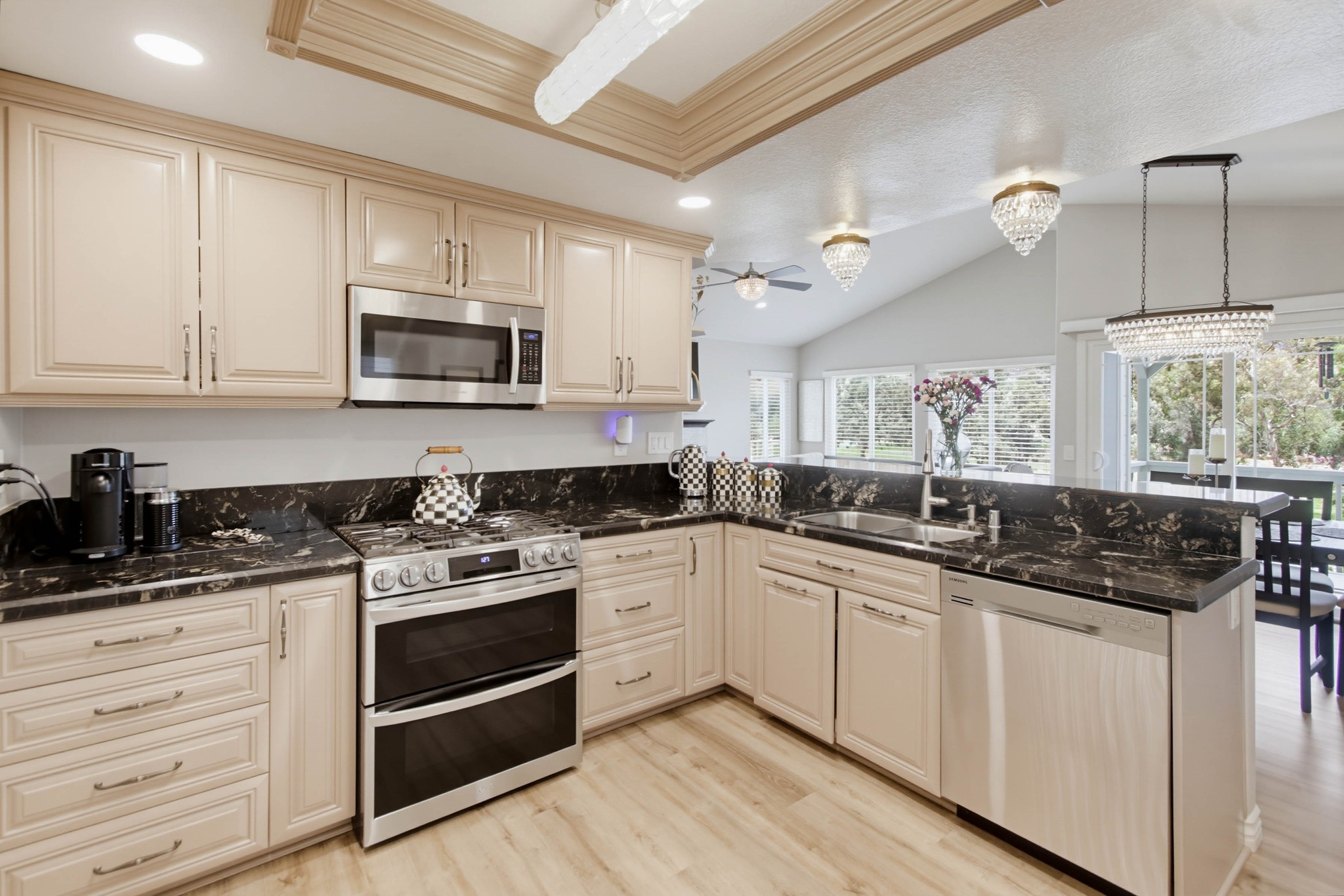 Virtual tour photo 17 of 112 for 2767 Blackbush Ln