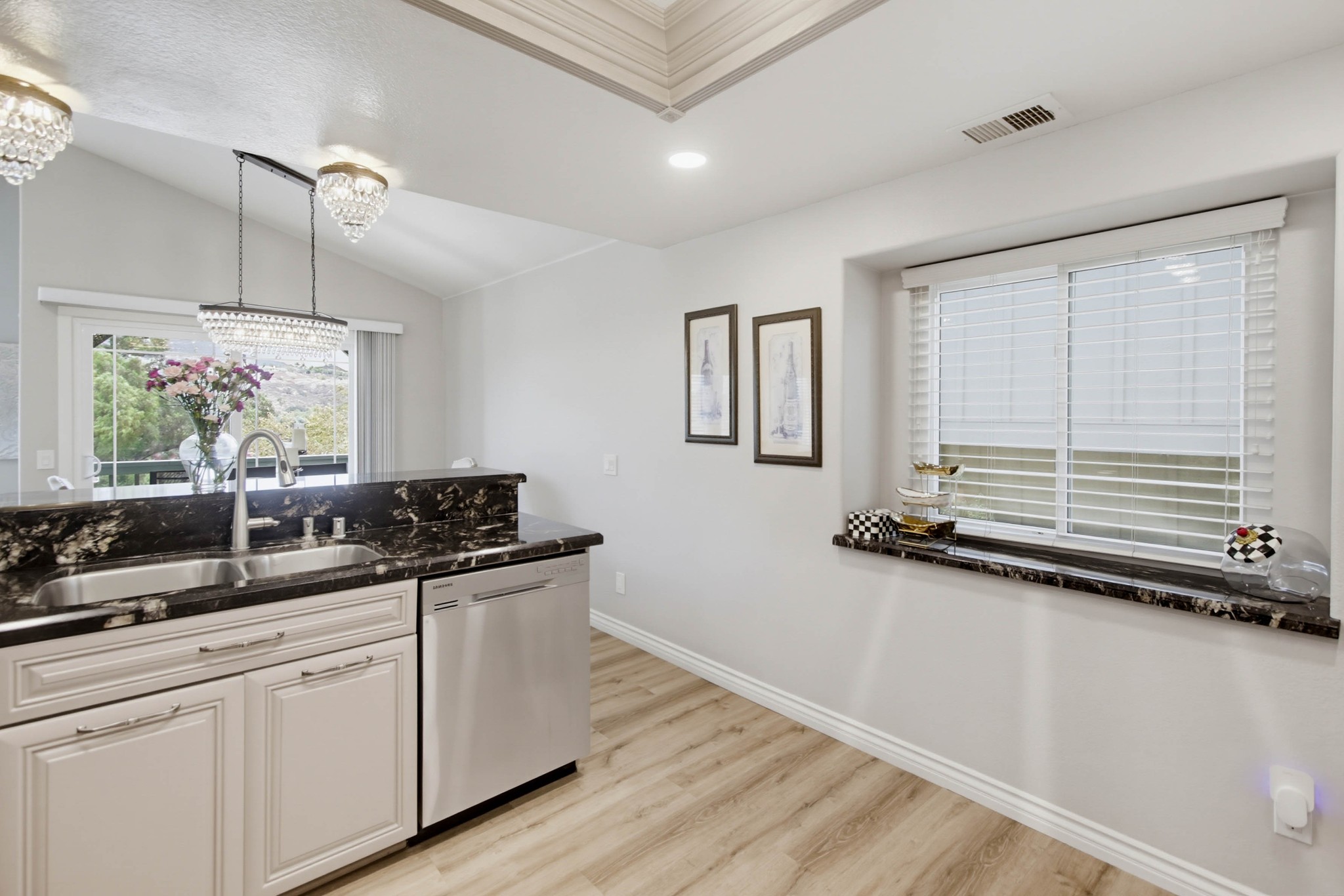Virtual tour photo 18 of 112 for 2767 Blackbush Ln