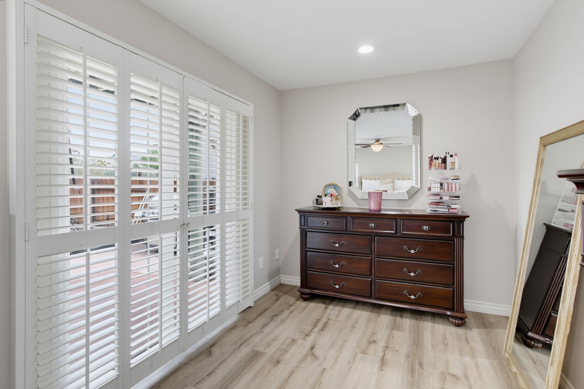Virtual tour photo 24 of 112 for 2767 Blackbush Ln