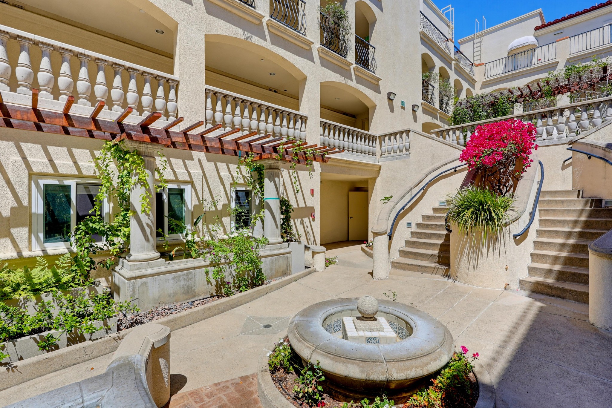 Virtual tour photo 10 of 70 for 2770 Second Ave