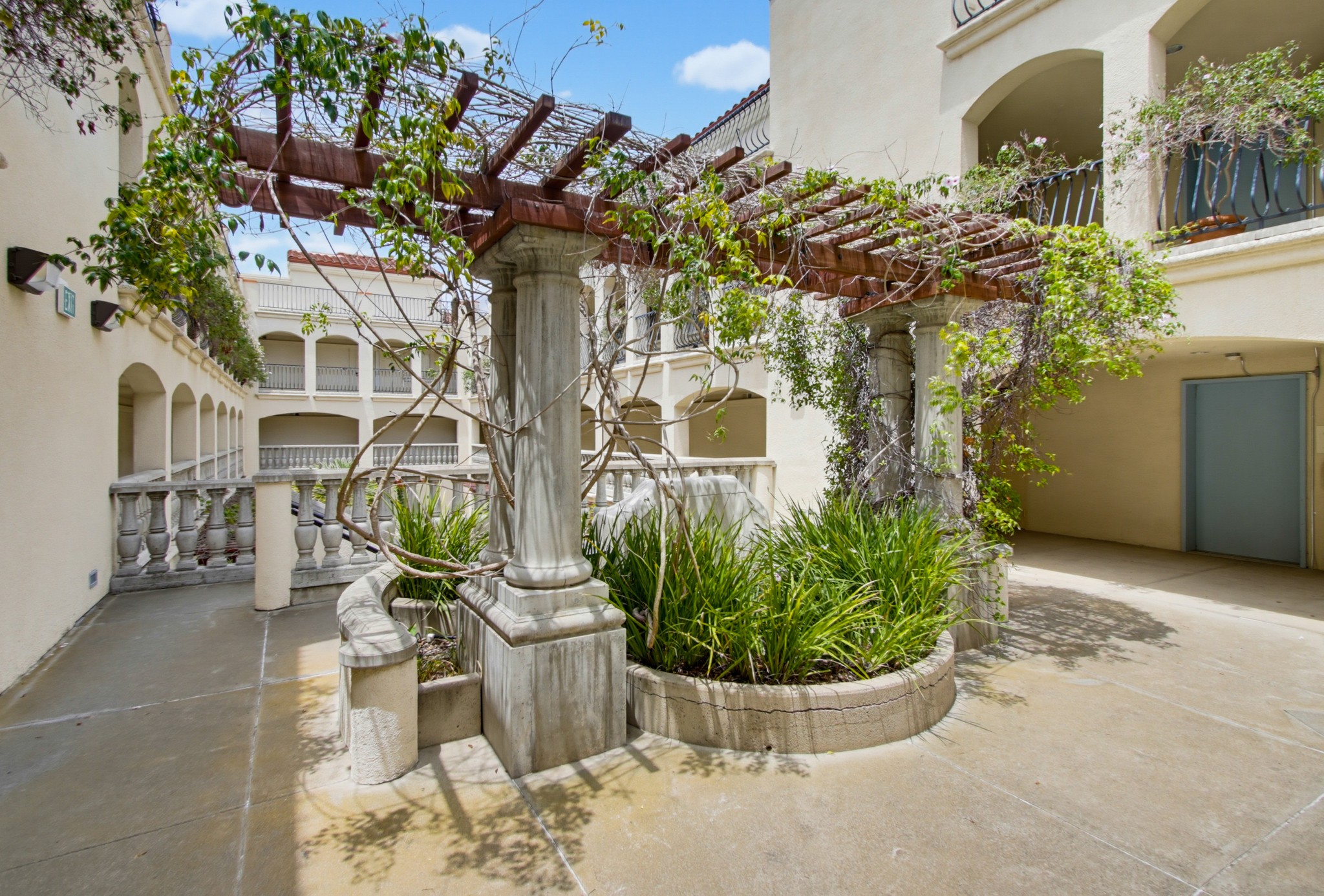 Virtual tour photo 4 of 71 for 2770 Second Ave Unit 112