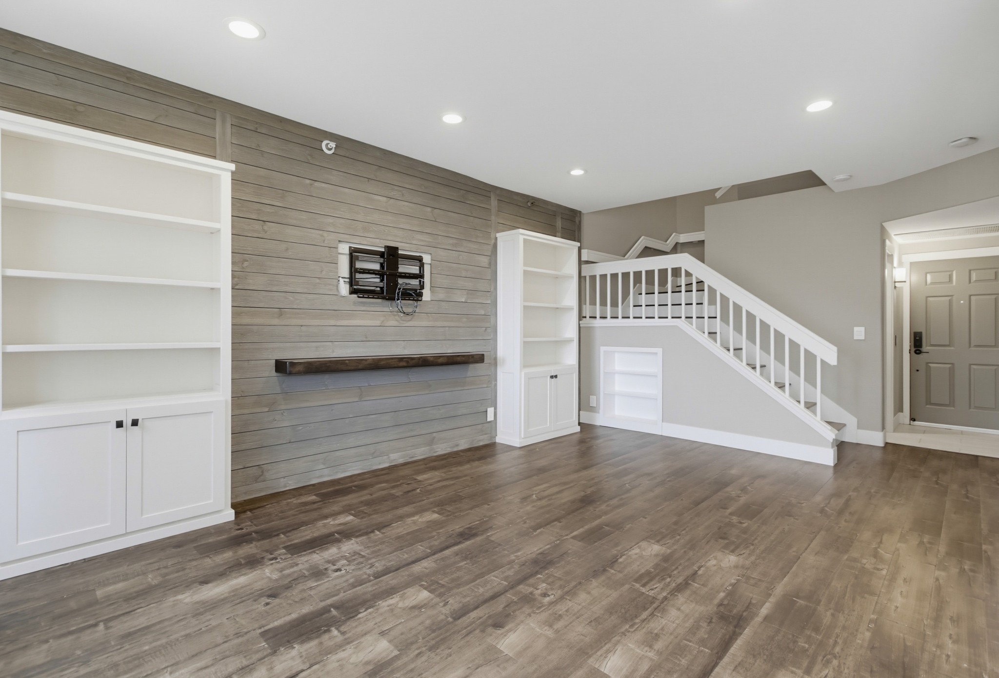 Virtual tour photo 18 of 71 for 2770 Second Ave Unit 112