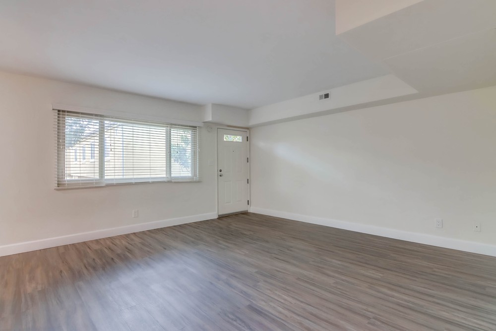Virtual tour photo 11 of 27 for 2775 A St B