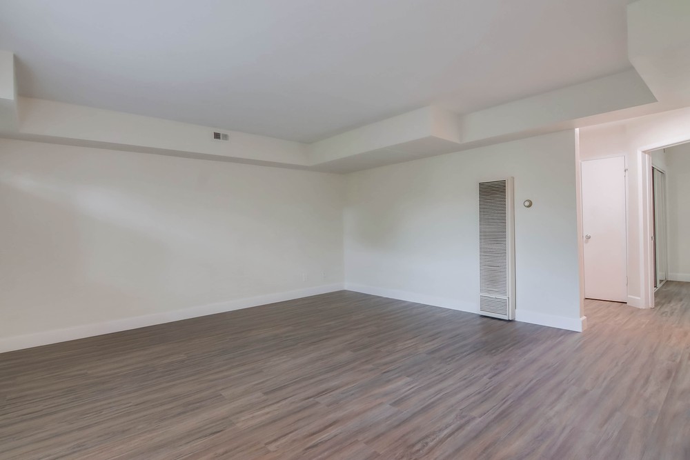 Virtual tour photo 12 of 27 for 2775 A St B