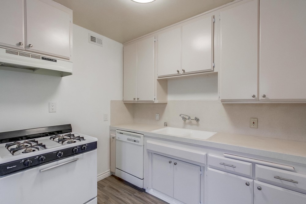 Virtual tour photo 10 of 20 for 2775 A St Unit #D
