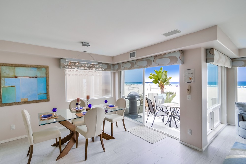 Virtual tour photo 12 of 58 for 2779 Ocean Front Walk