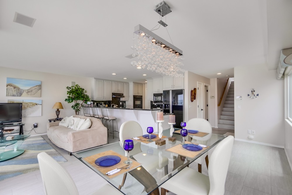 Virtual tour photo 15 of 58 for 2779 Ocean Front Walk