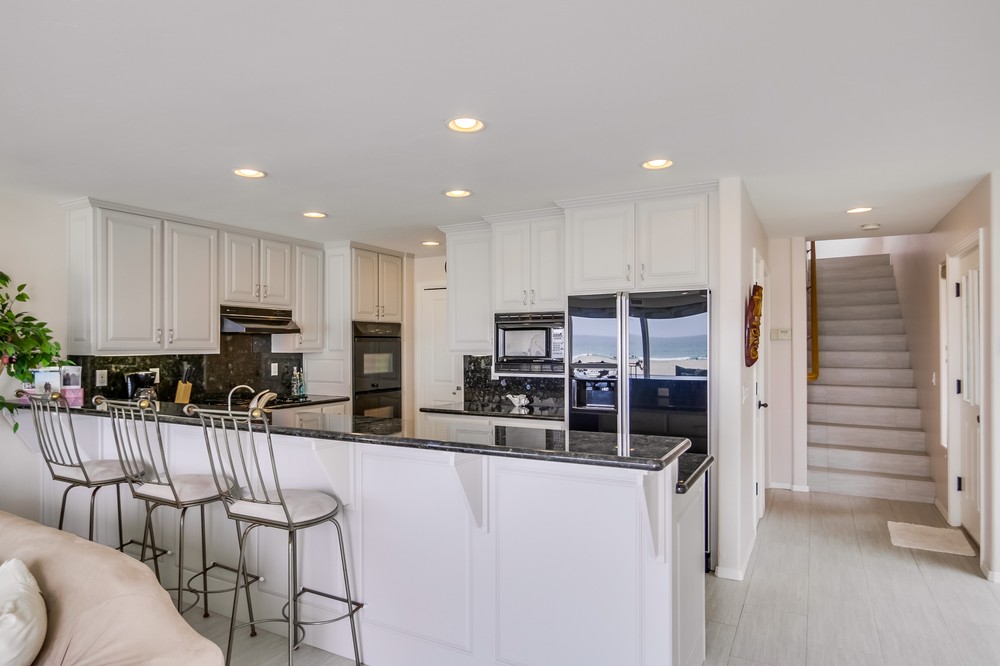 Virtual tour photo 17 of 58 for 2779 Ocean Front Walk