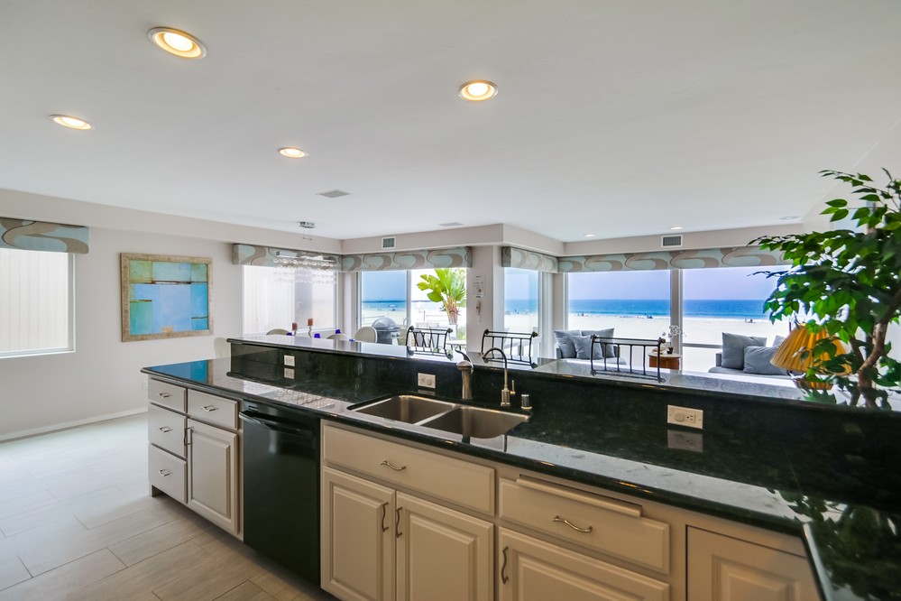 Virtual tour photo 23 of 58 for 2779 Ocean Front Walk
