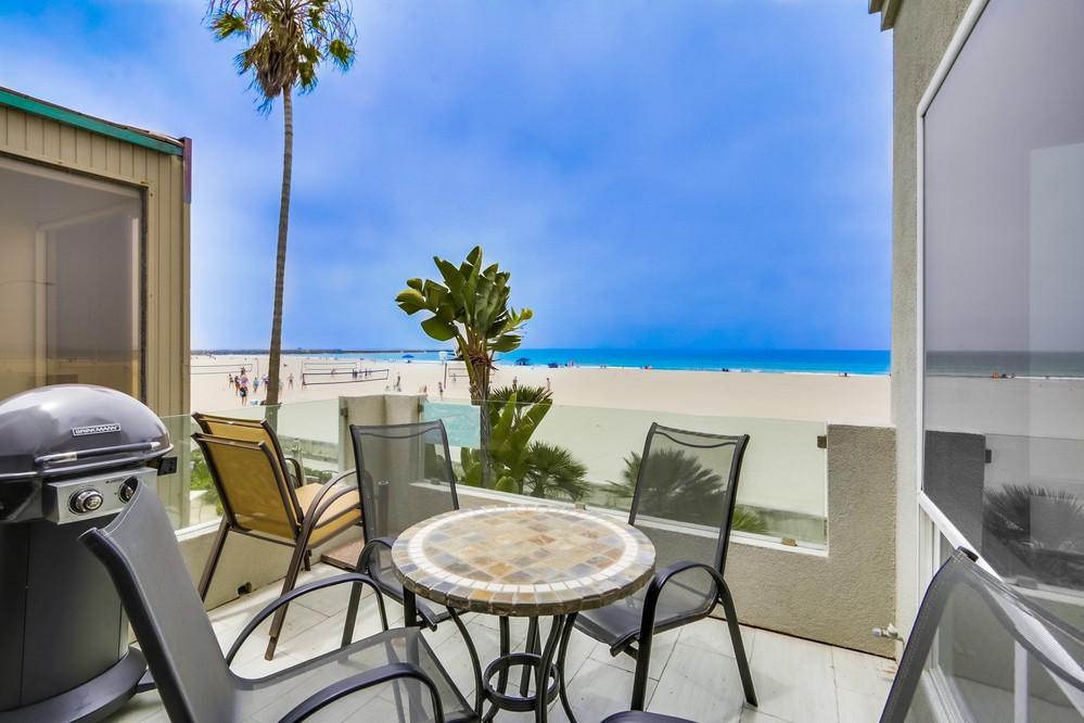 Virtual tour photo 25 of 58 for 2779 Ocean Front Walk