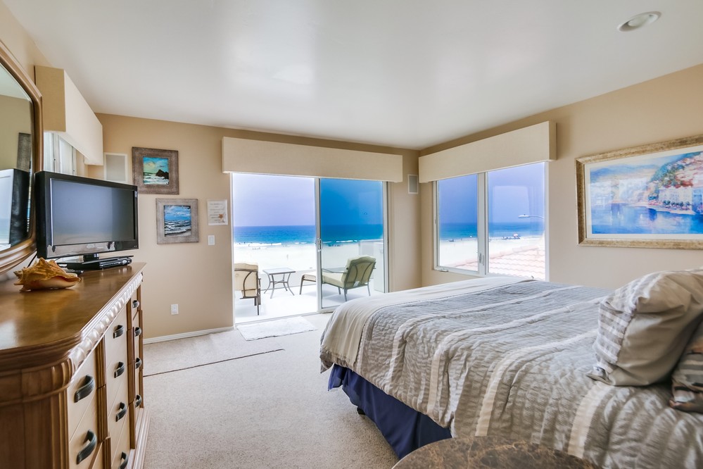 Virtual tour photo 31 of 58 for 2779 Ocean Front Walk