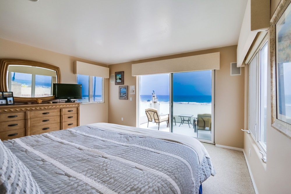 Virtual tour photo 33 of 58 for 2779 Ocean Front Walk