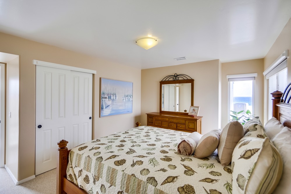 Virtual tour photo 45 of 58 for 2779 Ocean Front Walk