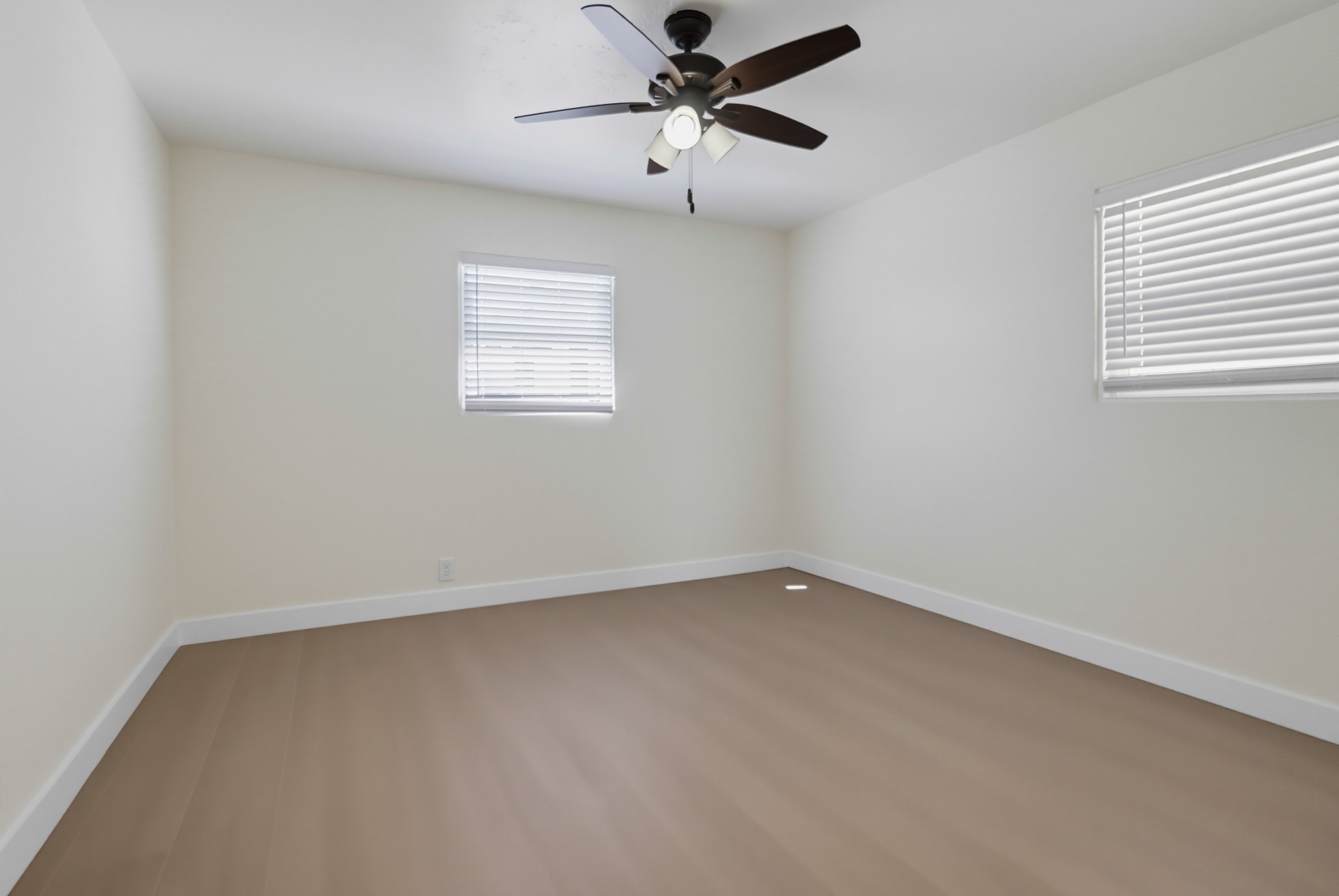 Virtual tour photo 11 of 17 for 278 Daisy Ave