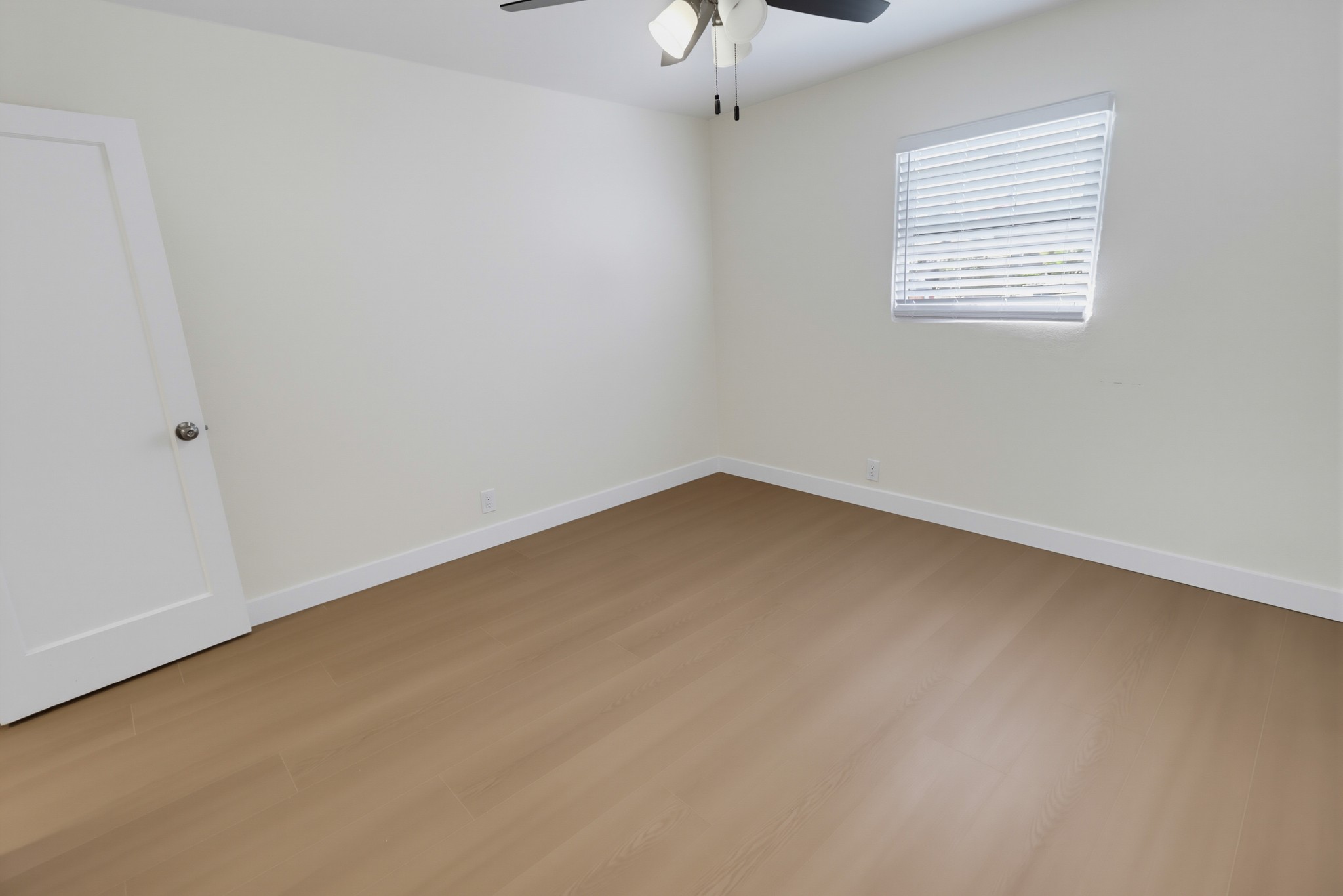 Virtual tour photo 12 of 17 for 278 Daisy Ave