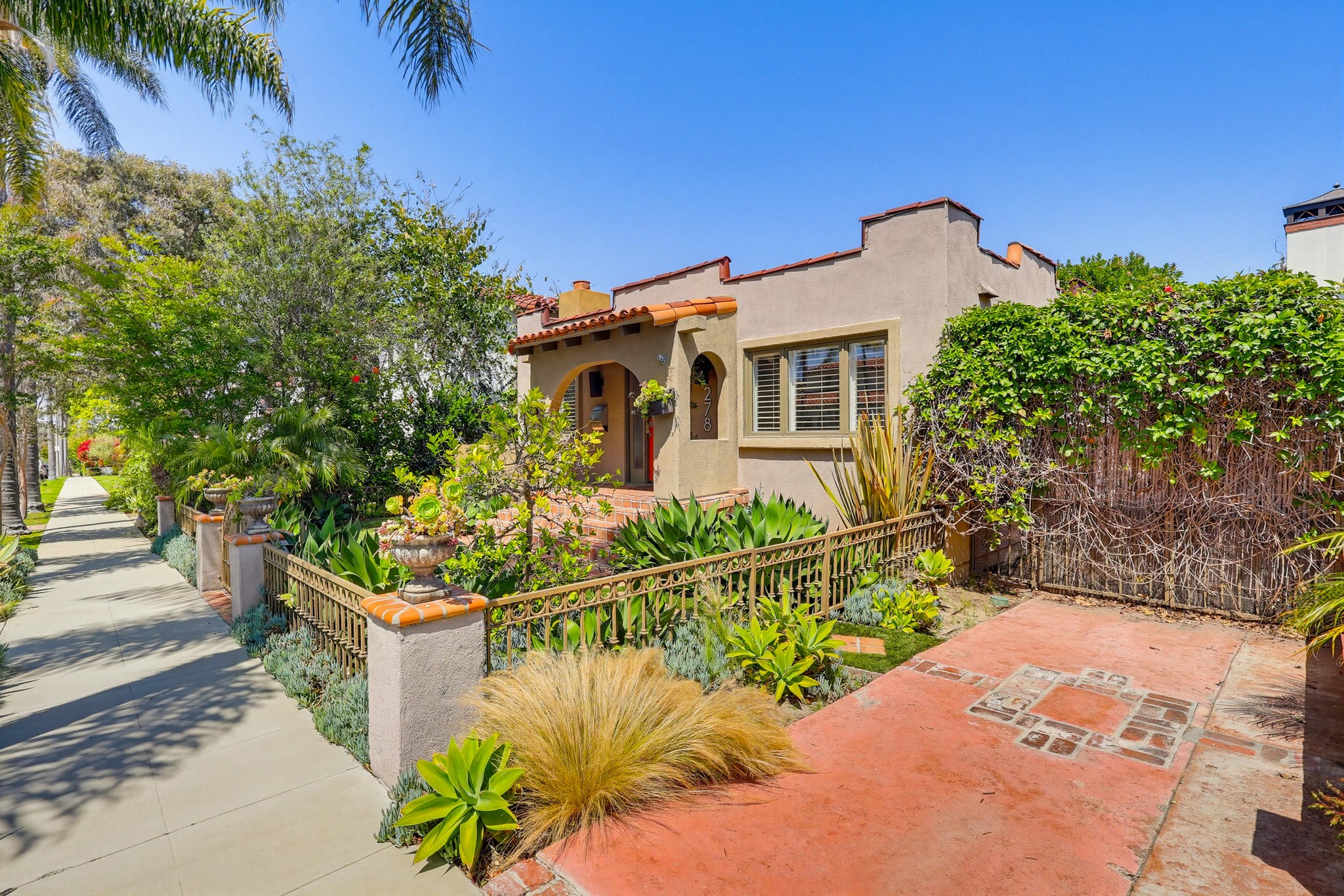 Virtual tour photo 4 of 62 for 278 Granada Ave